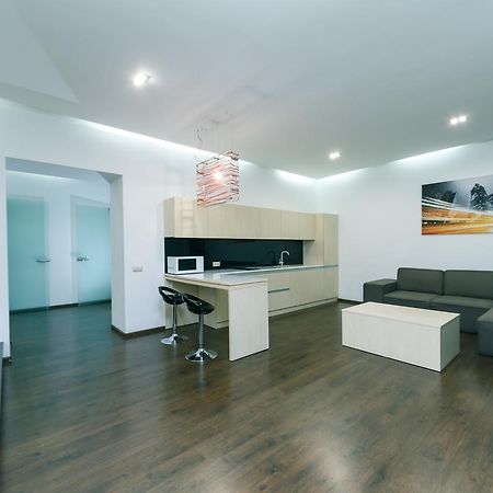 Kreschatik 21 With Terrace 2Br Kiev Esterno foto