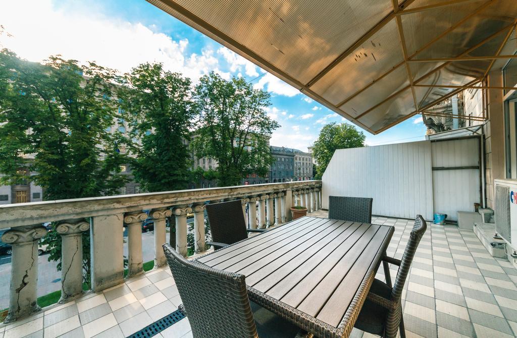 Kreschatik 21 With Terrace 2Br Kiev Esterno foto