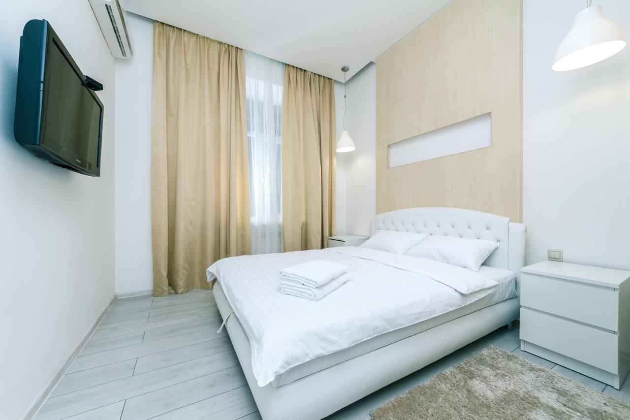 Kreschatik 21 With Terrace 2Br Kiev Esterno foto